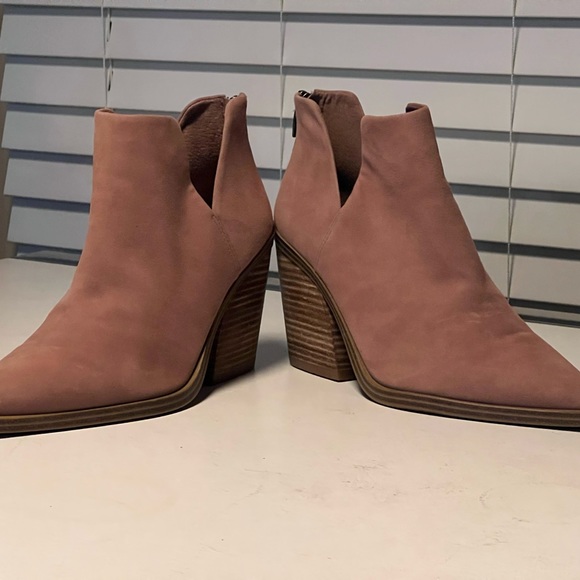 Vince Camuto Gigietta ankle bootie Size 8.5 - Picture 16 of 16